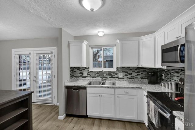 7966 Country Green Court, West Chester, OH 45069