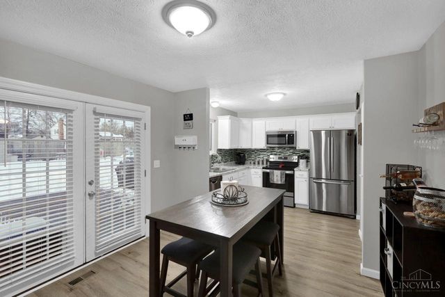 7966 Country Green Court, West Chester, OH 45069