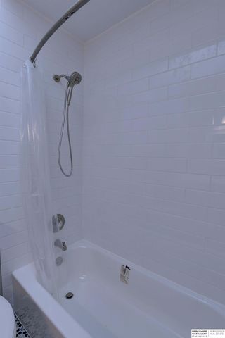 13007 Laurel Avenue, Omaha, NE 68164