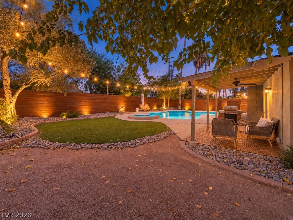 2812 Burton Avenue, Las Vegas, NV 89102 — photo 3