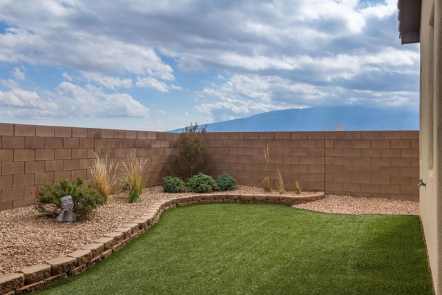 4273 Mountain Trail Loop NE, Rio Rancho, NM 87144