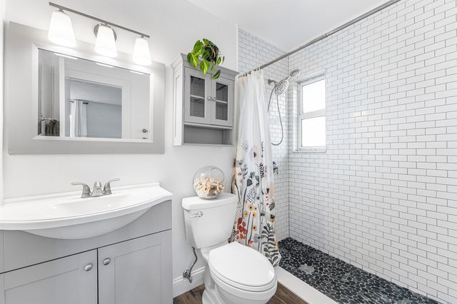 817 Buttonwood Road, North Palm Beach, FL 33408