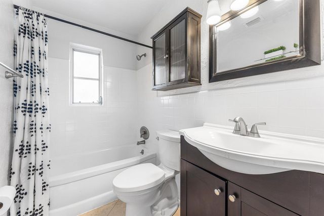 817 Buttonwood Road, North Palm Beach, FL 33408