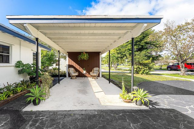 817 Buttonwood Road, North Palm Beach, FL 33408