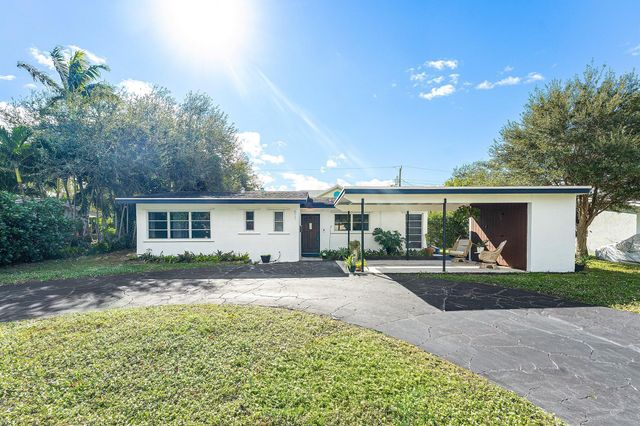 817 Buttonwood Road, North Palm Beach, FL 33408