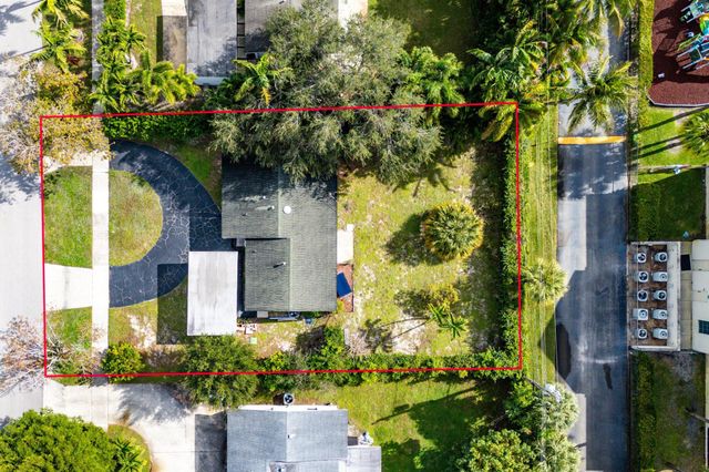 817 Buttonwood Road, North Palm Beach, FL 33408
