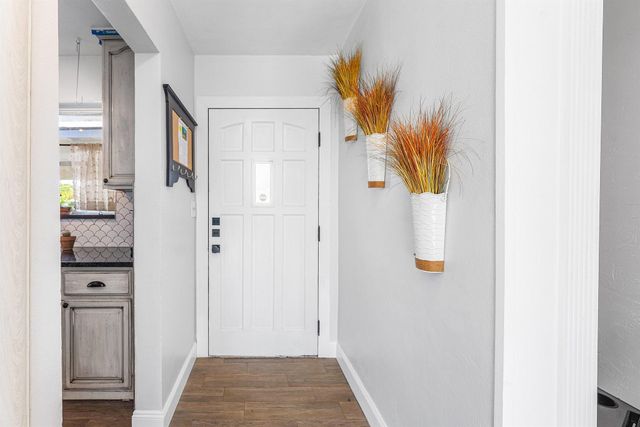 817 Buttonwood Road, North Palm Beach, FL 33408