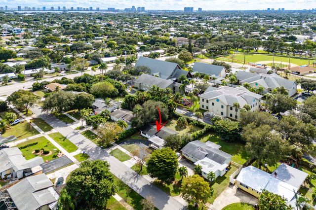 817 Buttonwood Road, North Palm Beach, FL 33408