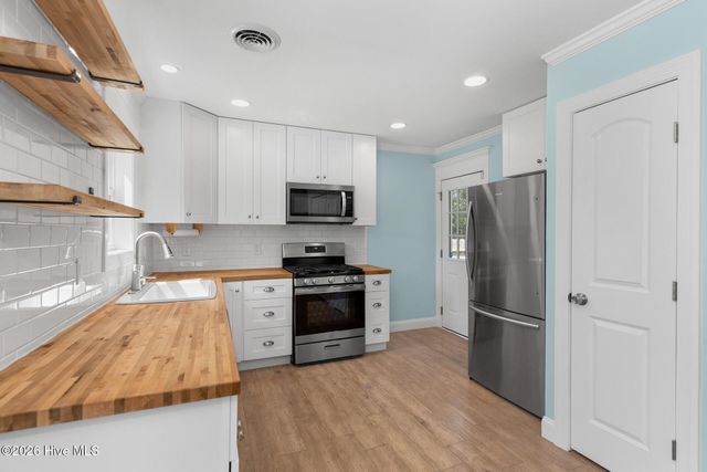 2017 Burnett Boulevard, Wilmington, NC 28401