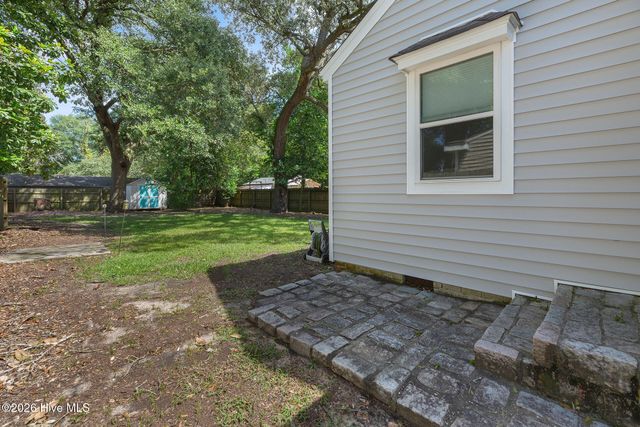 2017 Burnett Boulevard, Wilmington, NC 28401