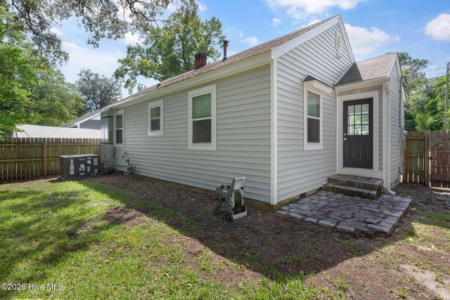 2017 Burnett Boulevard, Wilmington, NC 28401