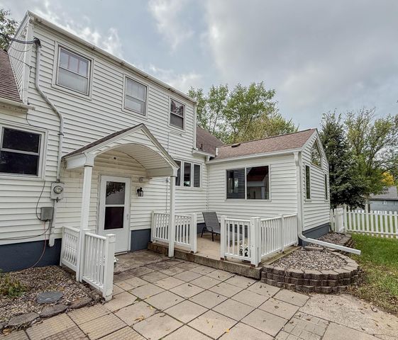 708 E Elm Avenue, Olivia, MN 56277