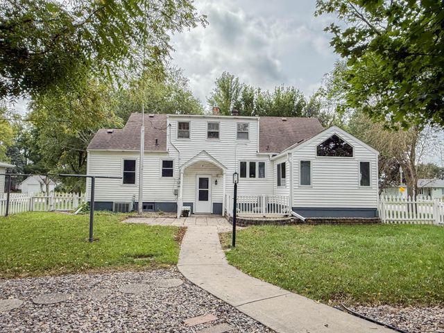 708 E Elm Avenue, Olivia, MN 56277