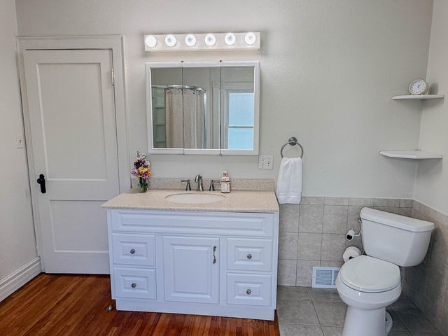 708 E Elm Avenue, Olivia, MN 56277