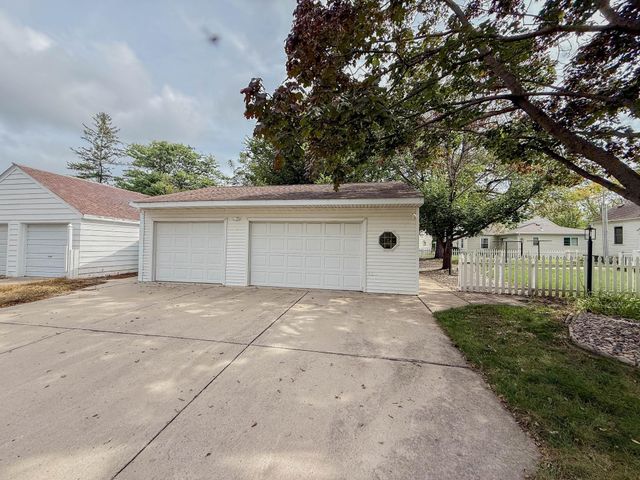 708 E Elm Avenue, Olivia, MN 56277