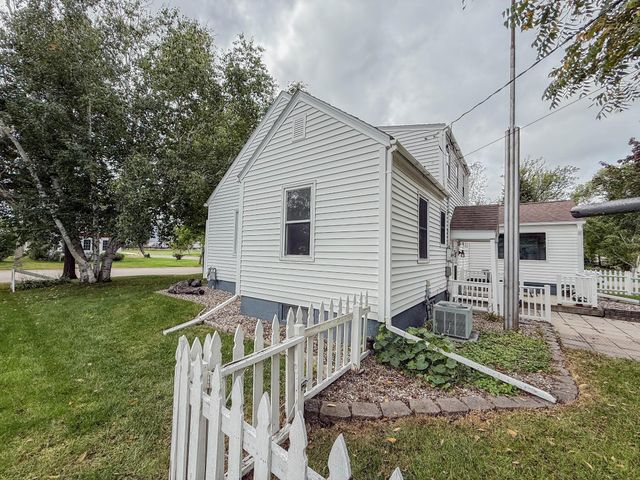 708 E Elm Avenue, Olivia, MN 56277