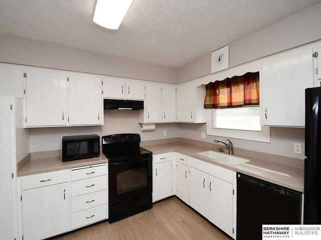 11009 U Street, Omaha, NE 68137