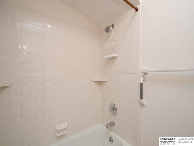 11009 U Street, Omaha, NE 68137