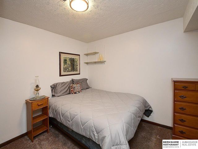 11009 U Street, Omaha, NE 68137