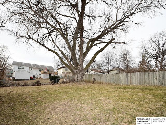 11009 U Street, Omaha, NE 68137