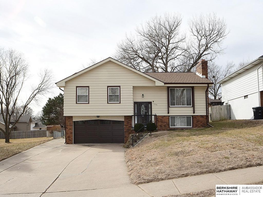 11009 U Street, Omaha, NE 68137