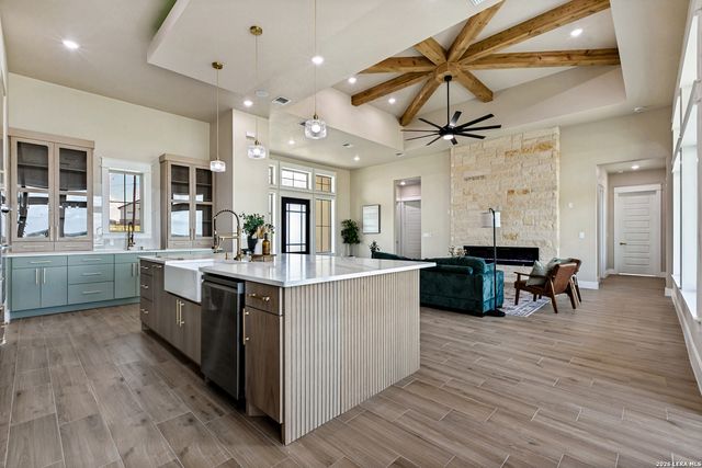 125 Dragonfly, La Vernia, TX 78121