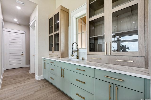 125 Dragonfly, La Vernia, TX 78121