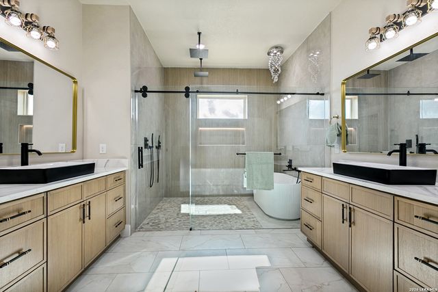 125 Dragonfly, La Vernia, TX 78121