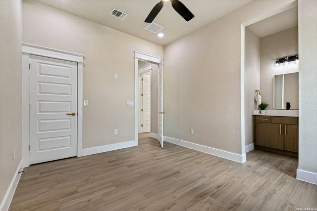 125 Dragonfly, La Vernia, TX 78121
