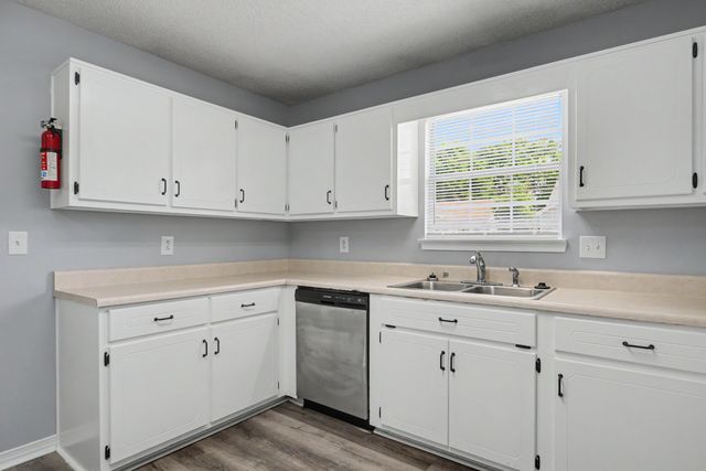 421 Apple Drive, Crestview, FL 32536