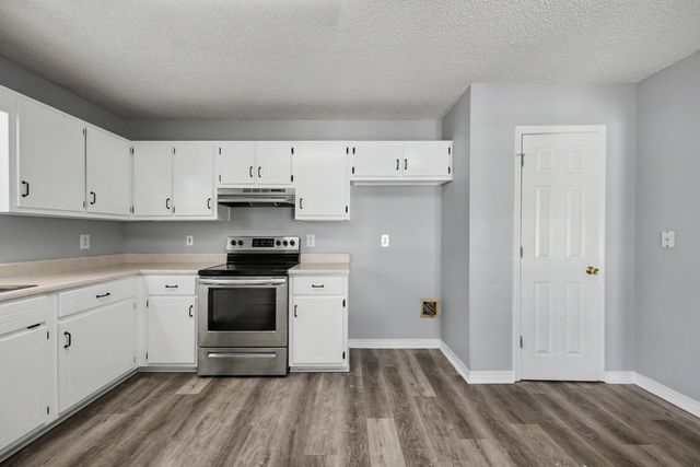 421 Apple Drive, Crestview, FL 32536