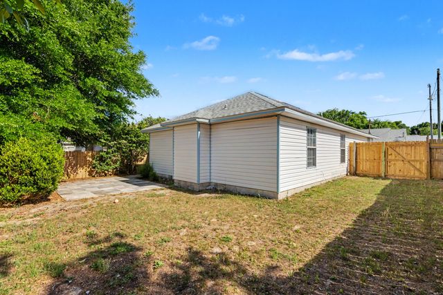 421 Apple Drive, Crestview, FL 32536
