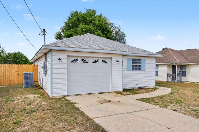 421 Apple Drive, Crestview, FL 32536
