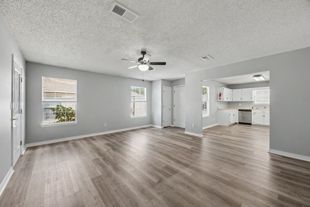 421 Apple Drive, Crestview, FL 32536