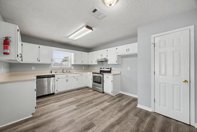 421 Apple Drive, Crestview, FL 32536