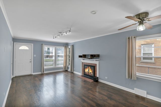 7418 W Clarence Avenue, Chicago, IL 60631