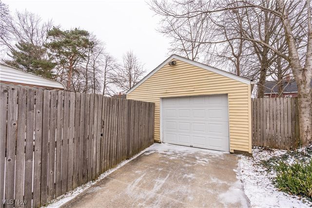 2863 Archwood Place, Cuyahoga Falls, OH 44221