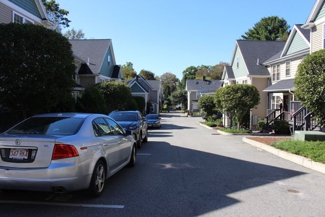8 Grant St 20, Natick, MA 01760