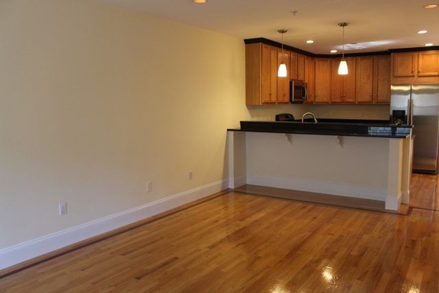 8 Grant St 20, Natick, MA 01760