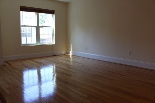 8 Grant St 20, Natick, MA 01760