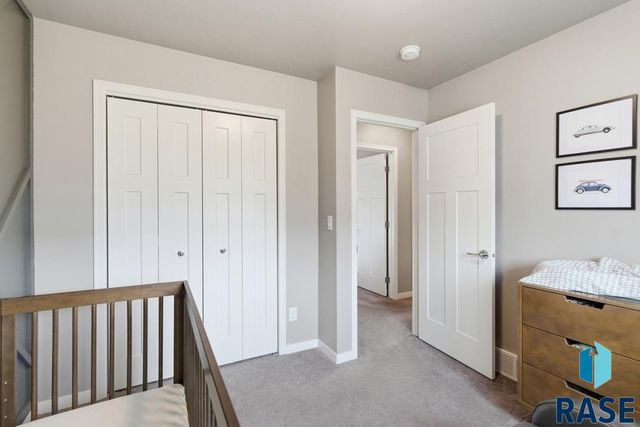 5616 E Brennan Dr Drive, Sioux Falls, SD 57110