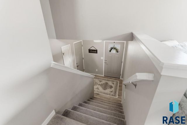 5616 E Brennan Dr Drive, Sioux Falls, SD 57110