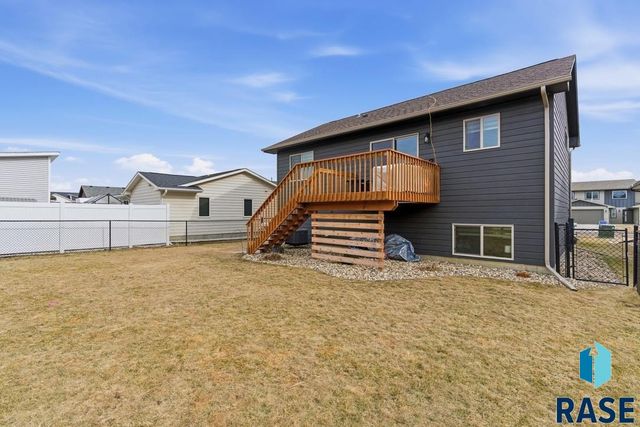 5616 E Brennan Dr Drive, Sioux Falls, SD 57110