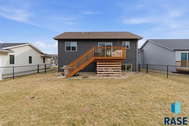 5616 E Brennan Dr Drive, Sioux Falls, SD 57110