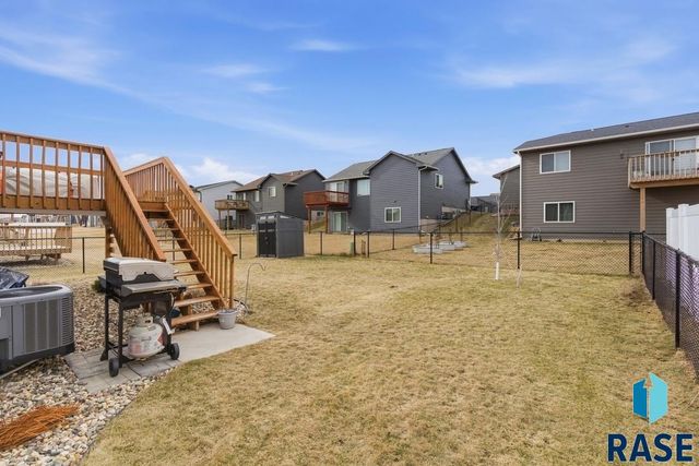 5616 E Brennan Dr Drive, Sioux Falls, SD 57110