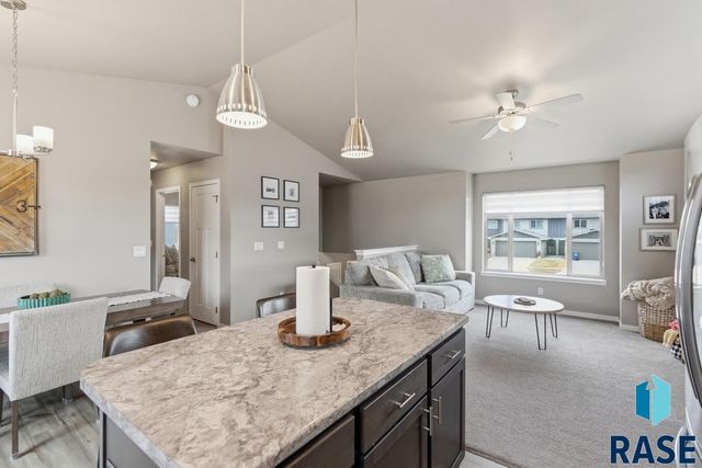 5616 E Brennan Dr Drive, Sioux Falls, SD 57110