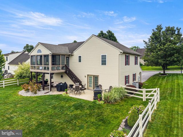 349 FARM VIEW DR., East Earl, PA 17519