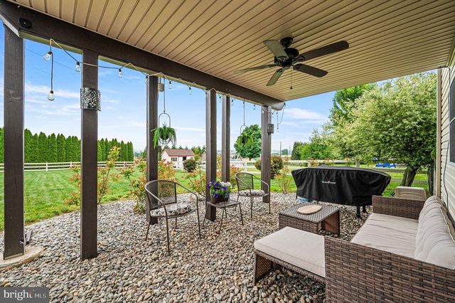 349 FARM VIEW DR., East Earl, PA 17519