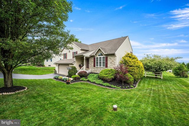 349 FARM VIEW DR., East Earl, PA 17519