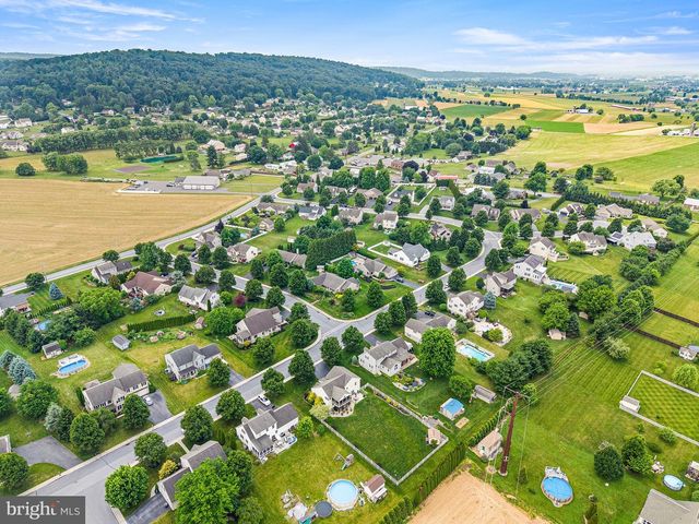 349 FARM VIEW DR., East Earl, PA 17519